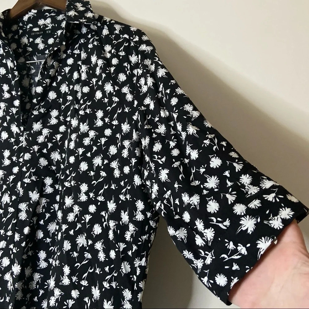 Cotton On Dandelion Print V Neck Blouse Medium Black White Boho Minimalist - Picture 3 of 12